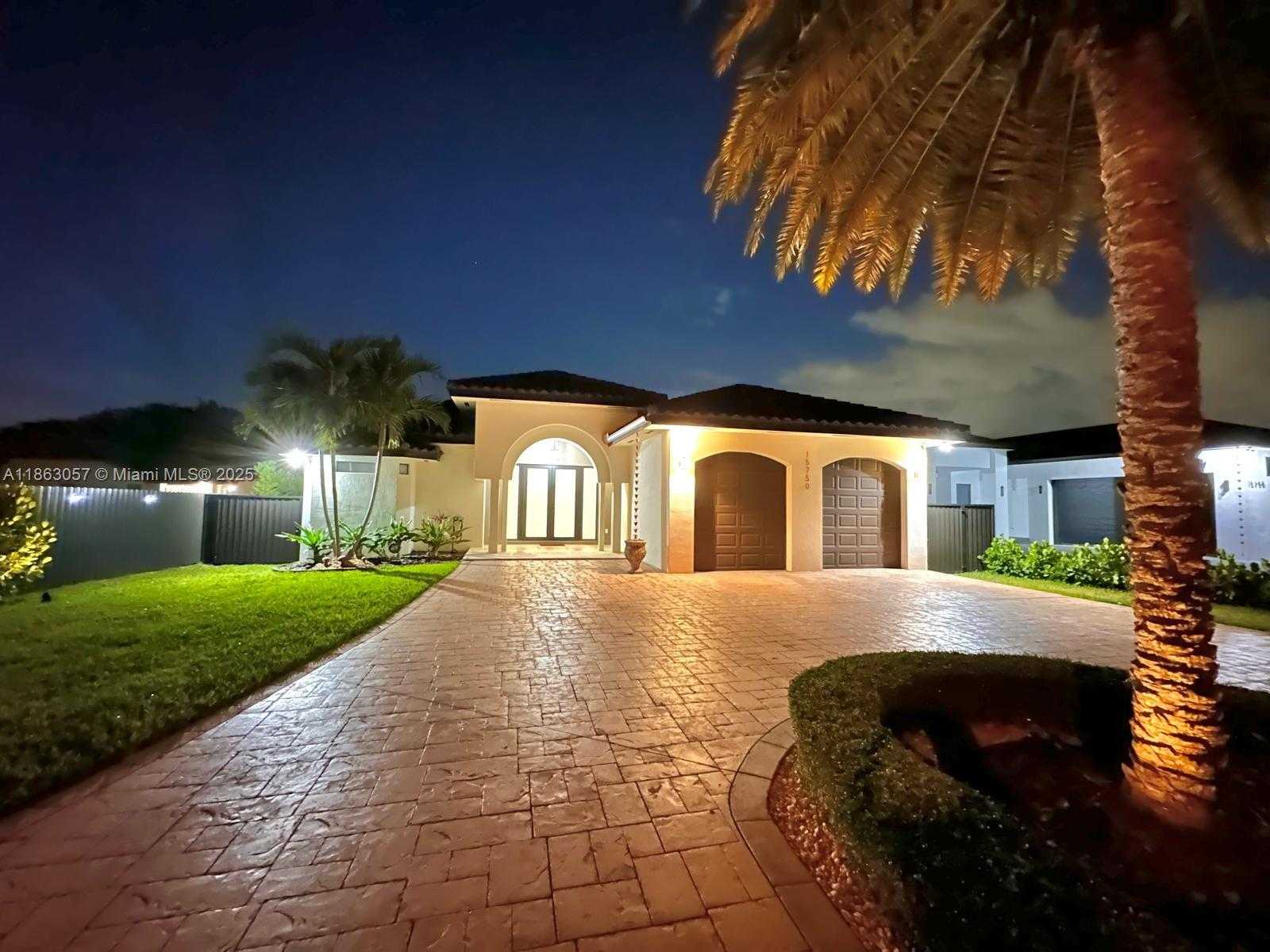 Small Image of 15750 SOUTH WEST 90TH AVE, Palmetto Bay Number 62