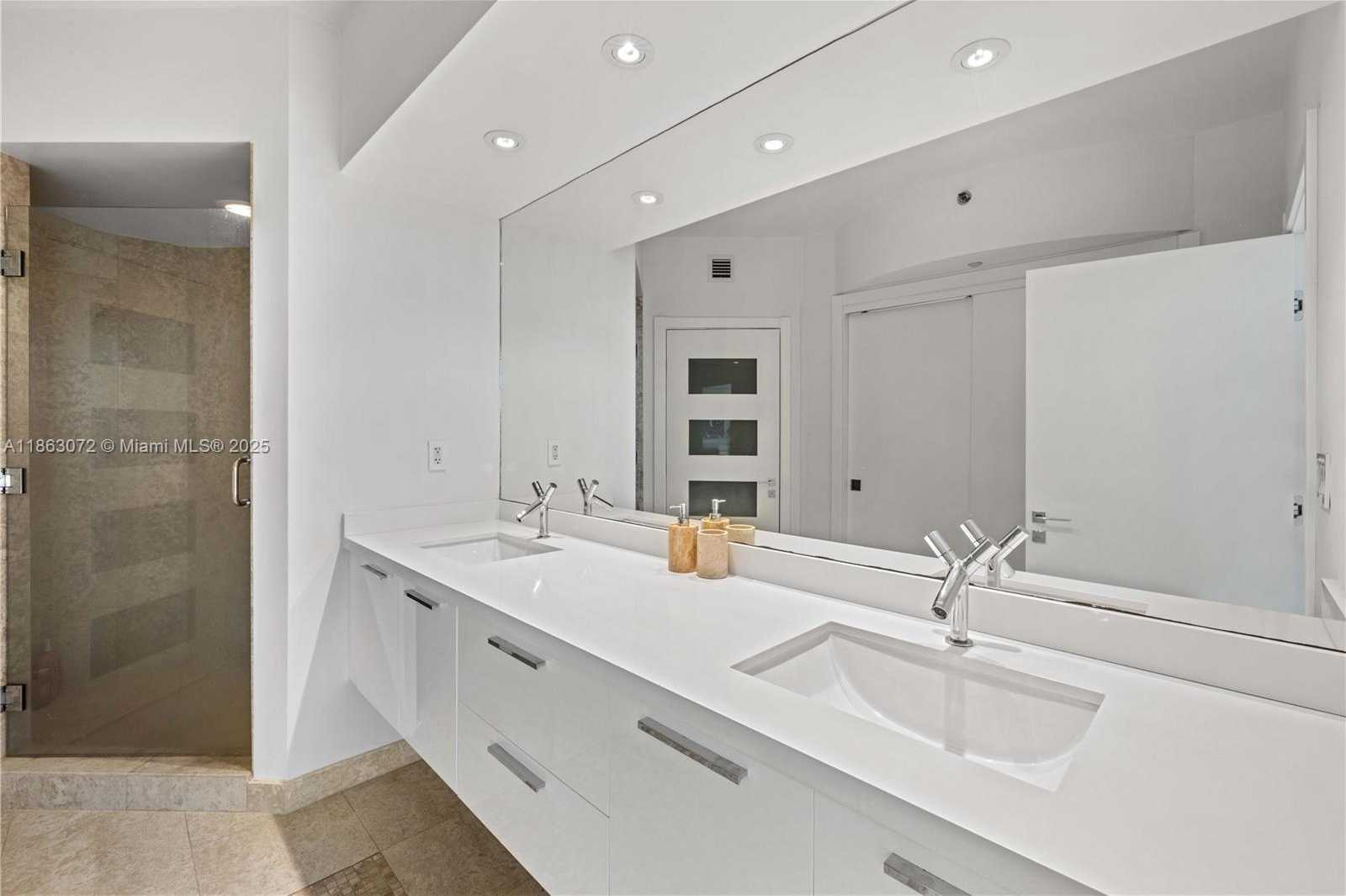 Small Image of 400 ALTON RD #610, Miami Beach Number 13