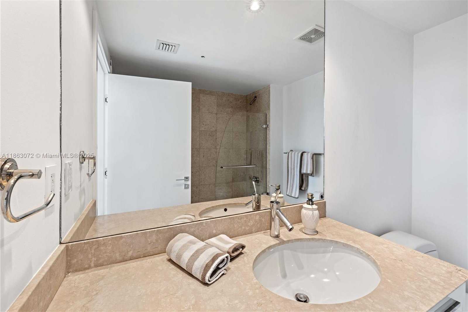 Small Image of 400 ALTON RD #610, Miami Beach Number 17
