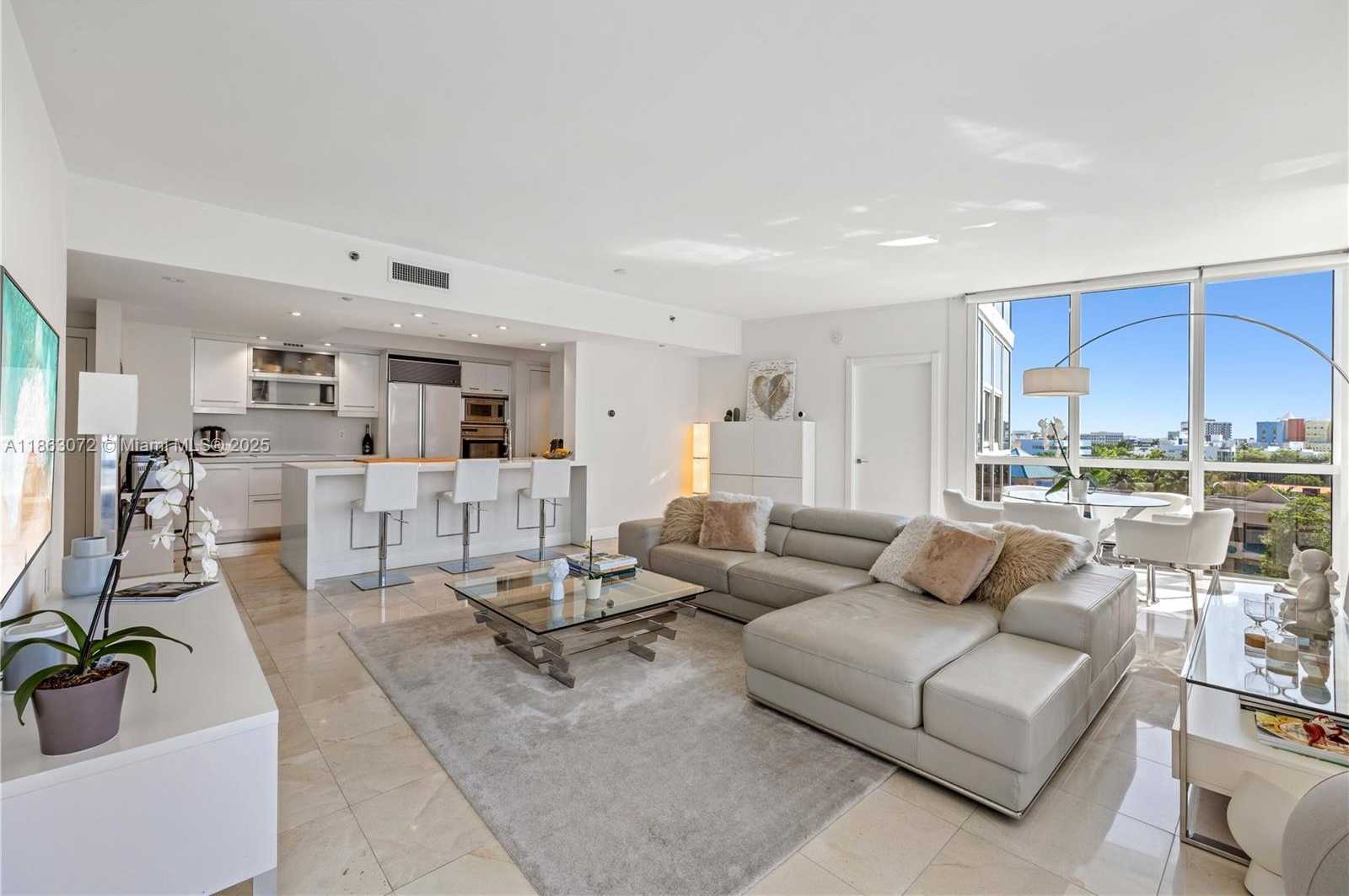 Small Image of 400 ALTON RD #610, Miami Beach Number 4