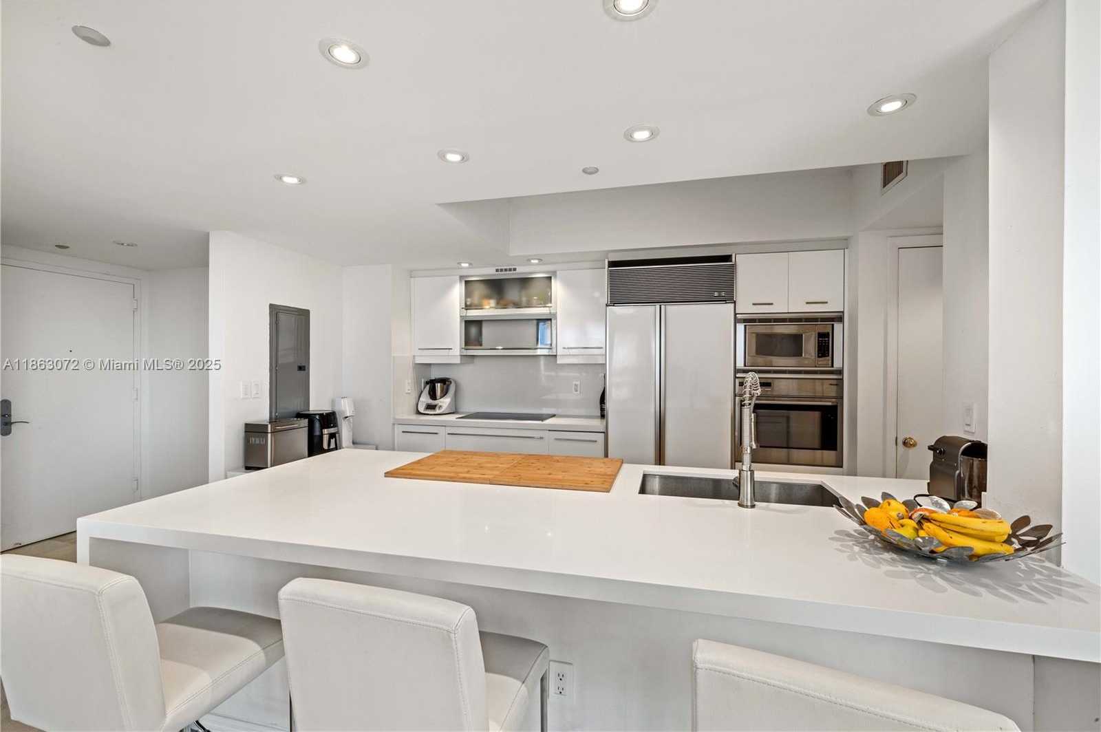 Small Image of 400 ALTON RD #610, Miami Beach Number 5
