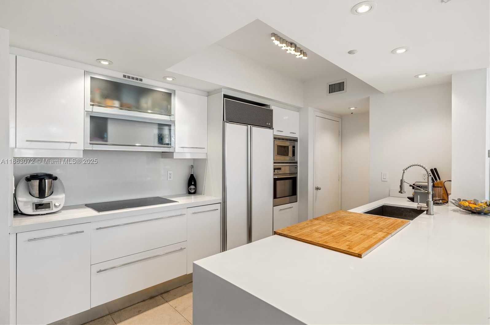 Small Image of 400 ALTON RD #610, Miami Beach Number 6