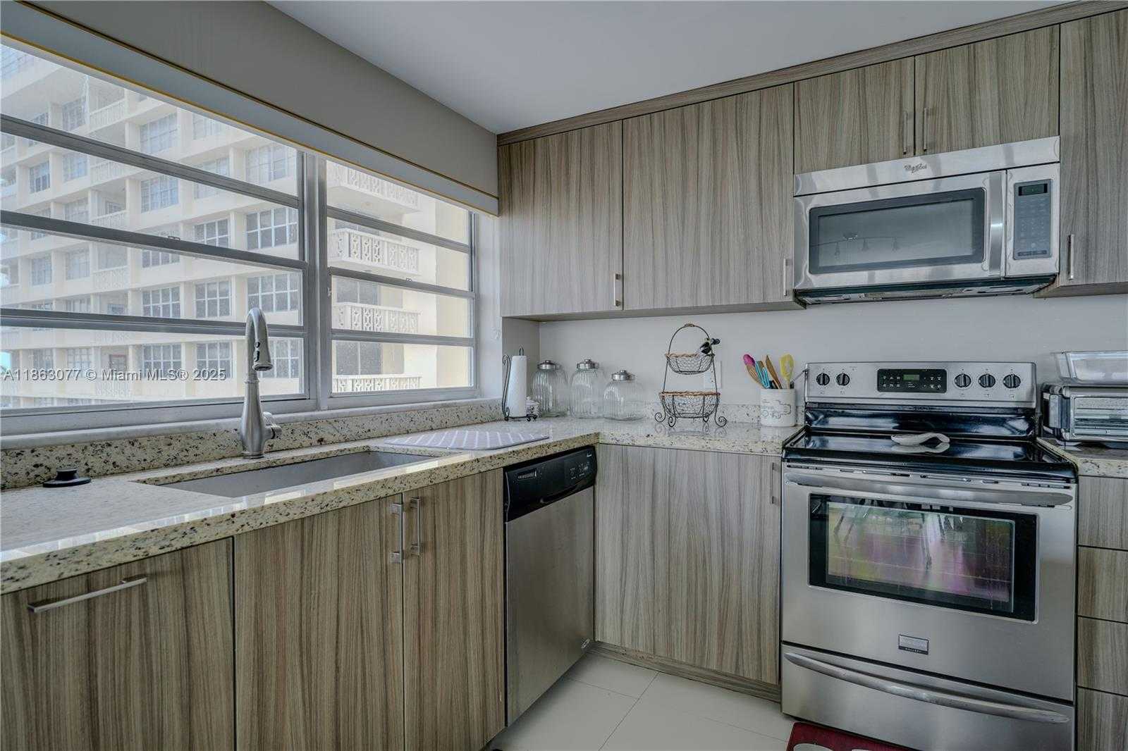 Small Image of 1817 SOUTH OCEAN DR #515, Hallandale Beach Number 12