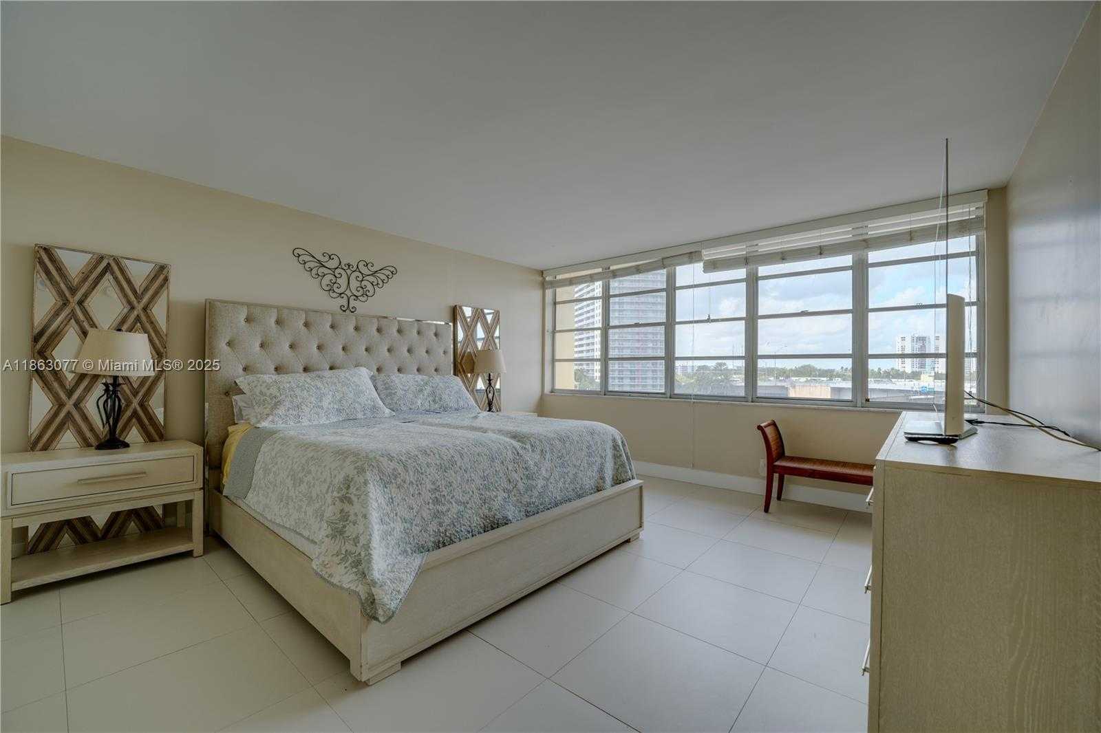 Small Image of 1817 SOUTH OCEAN DR #515, Hallandale Beach Number 17