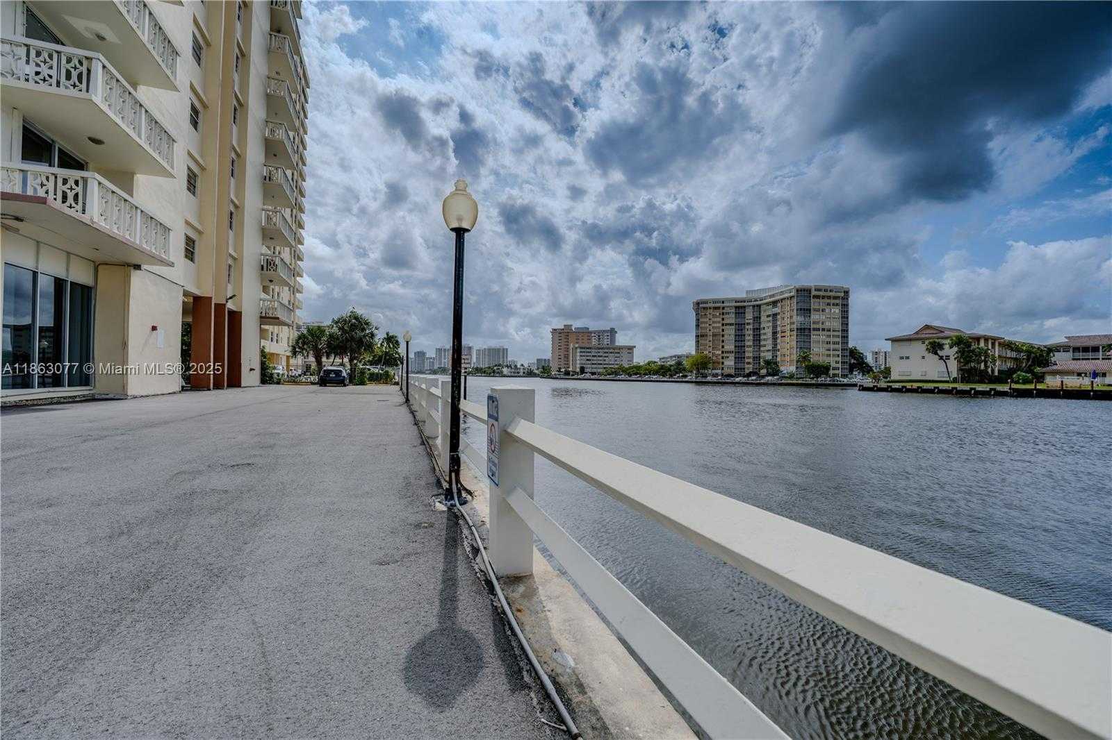 Small Image of 1817 SOUTH OCEAN DR #515, Hallandale Beach Number 39