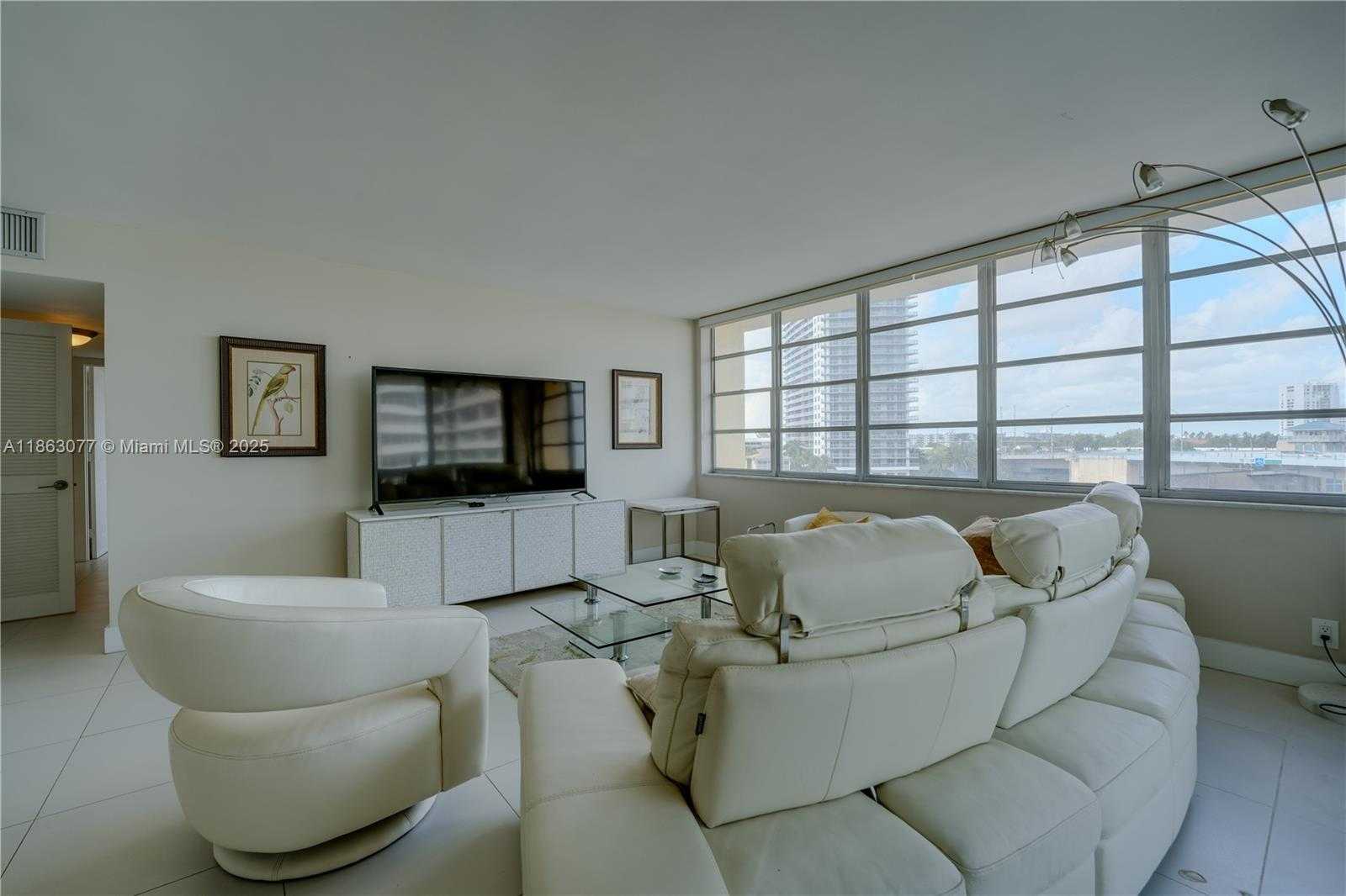 Small Image of 1817 SOUTH OCEAN DR #515, Hallandale Beach Number 4