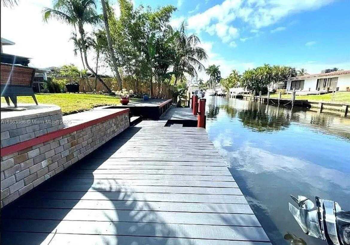 Small Image of 2413 NASSAU LN #2413, Fort Lauderdale Number 14