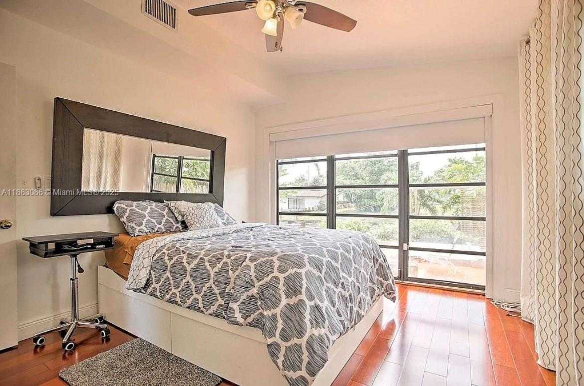 Small Image of 2413 NASSAU LN #2413, Fort Lauderdale Number 15