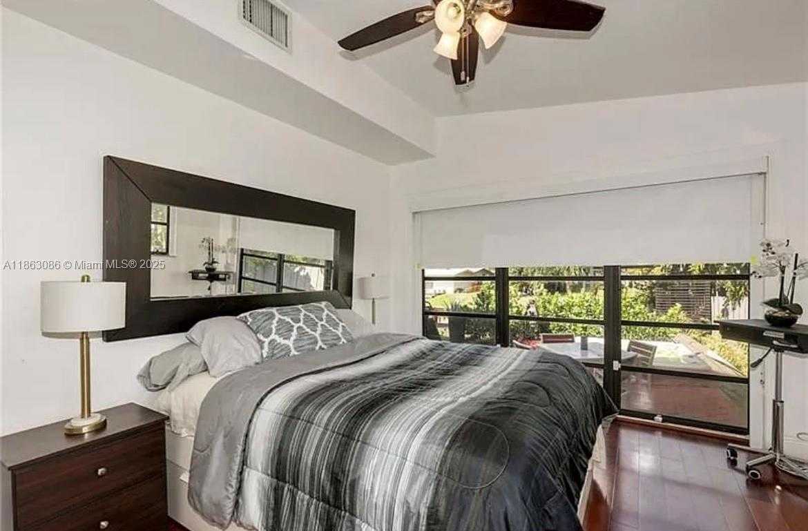 Small Image of 2413 NASSAU LN #2413, Fort Lauderdale Number 17