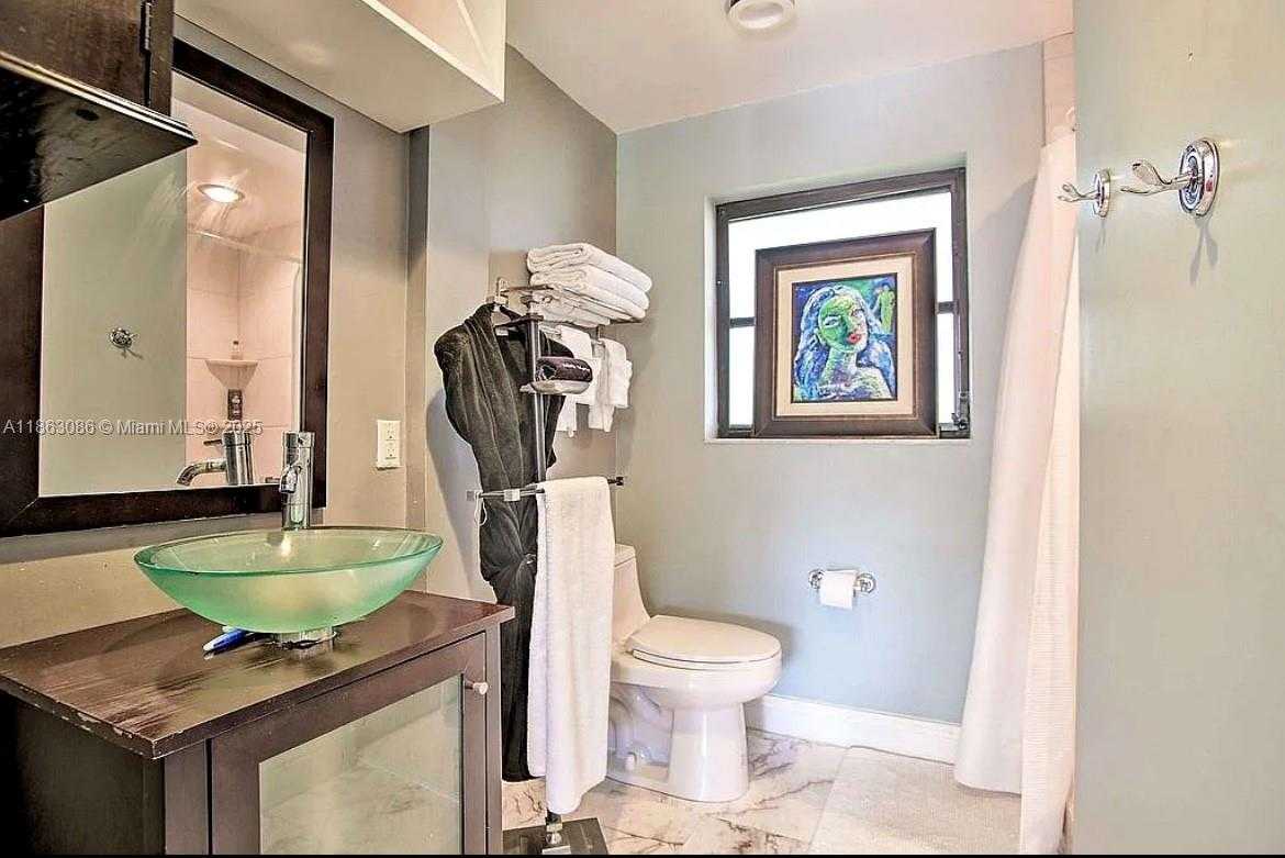 Small Image of 2413 NASSAU LN #2413, Fort Lauderdale Number 19