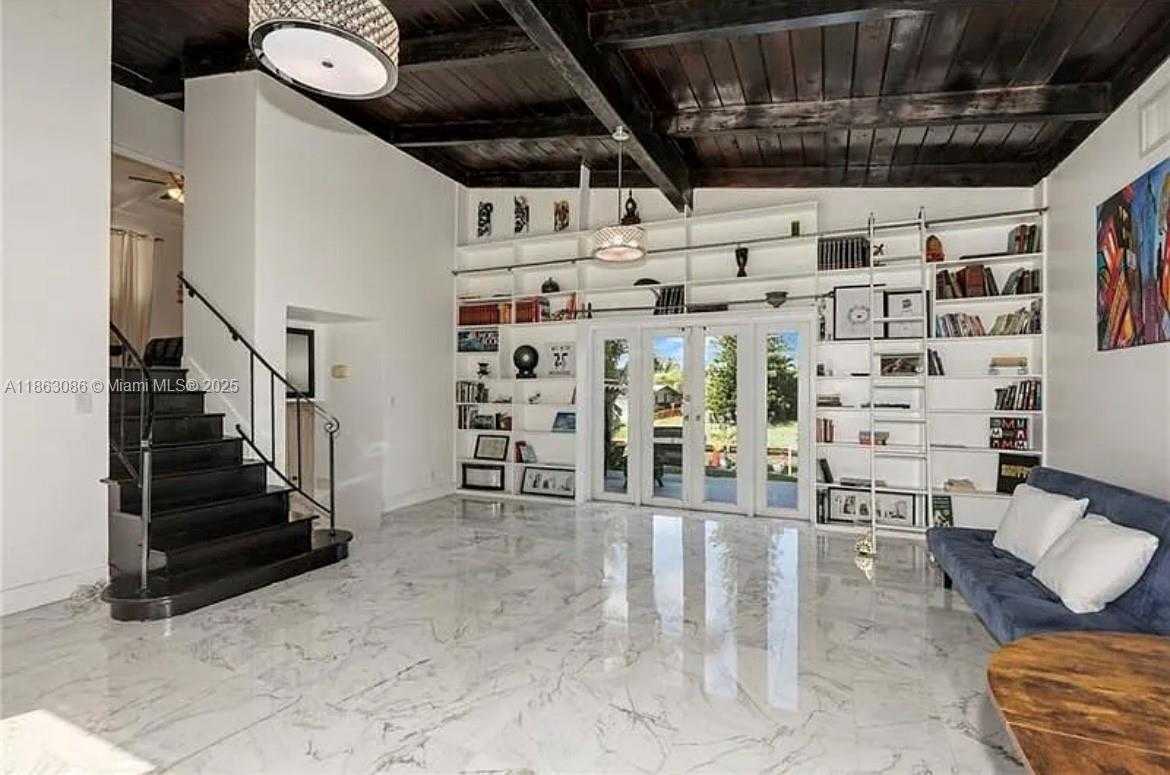 Small Image of 2413 NASSAU LN #2413, Fort Lauderdale Number 7