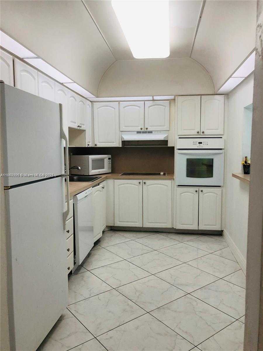 Small Image of 19380 COLLINS AVE #210, Sunny Isles Beach Number 3