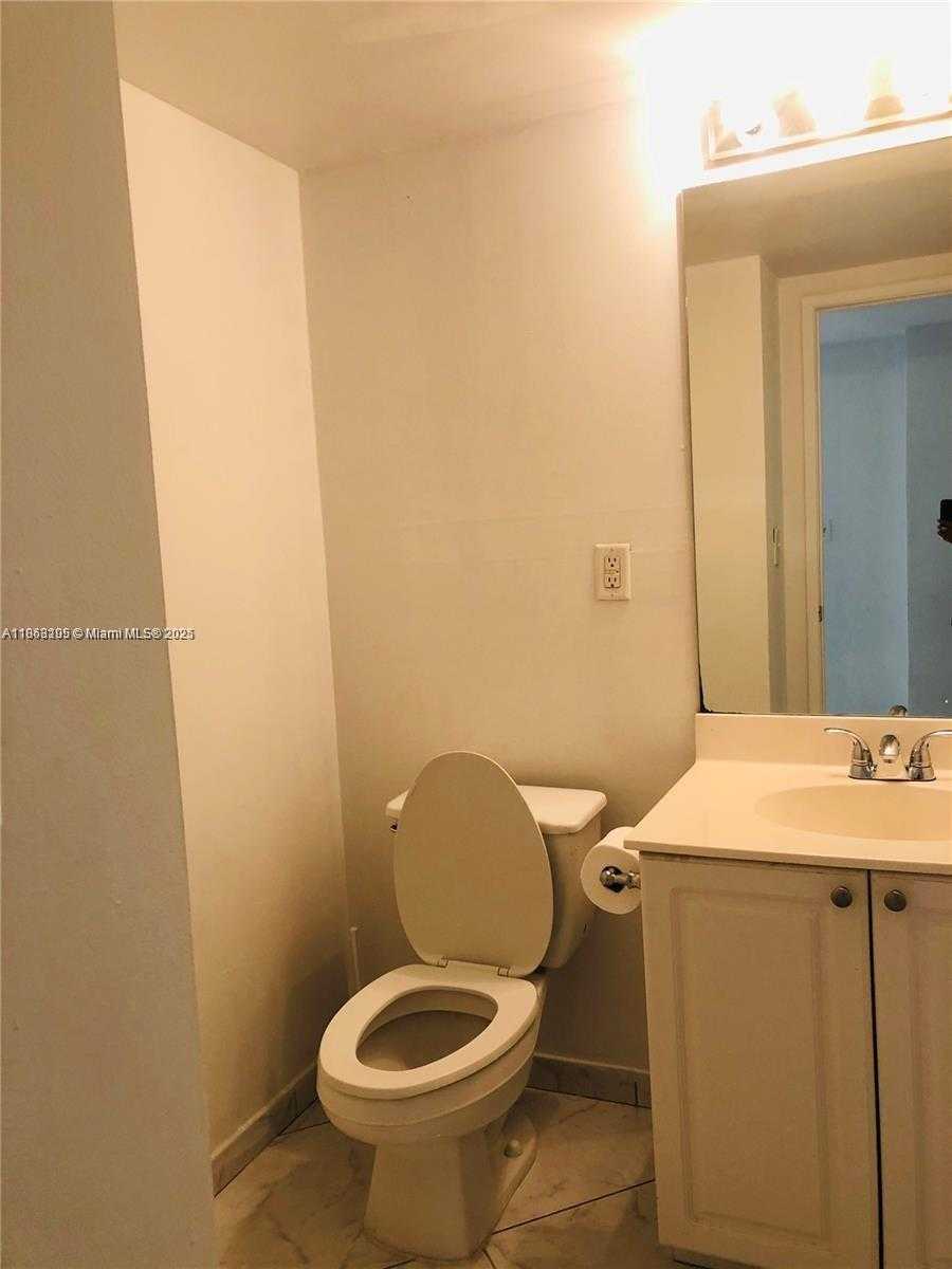 Small Image of 19380 COLLINS AVE #210, Sunny Isles Beach Number 4