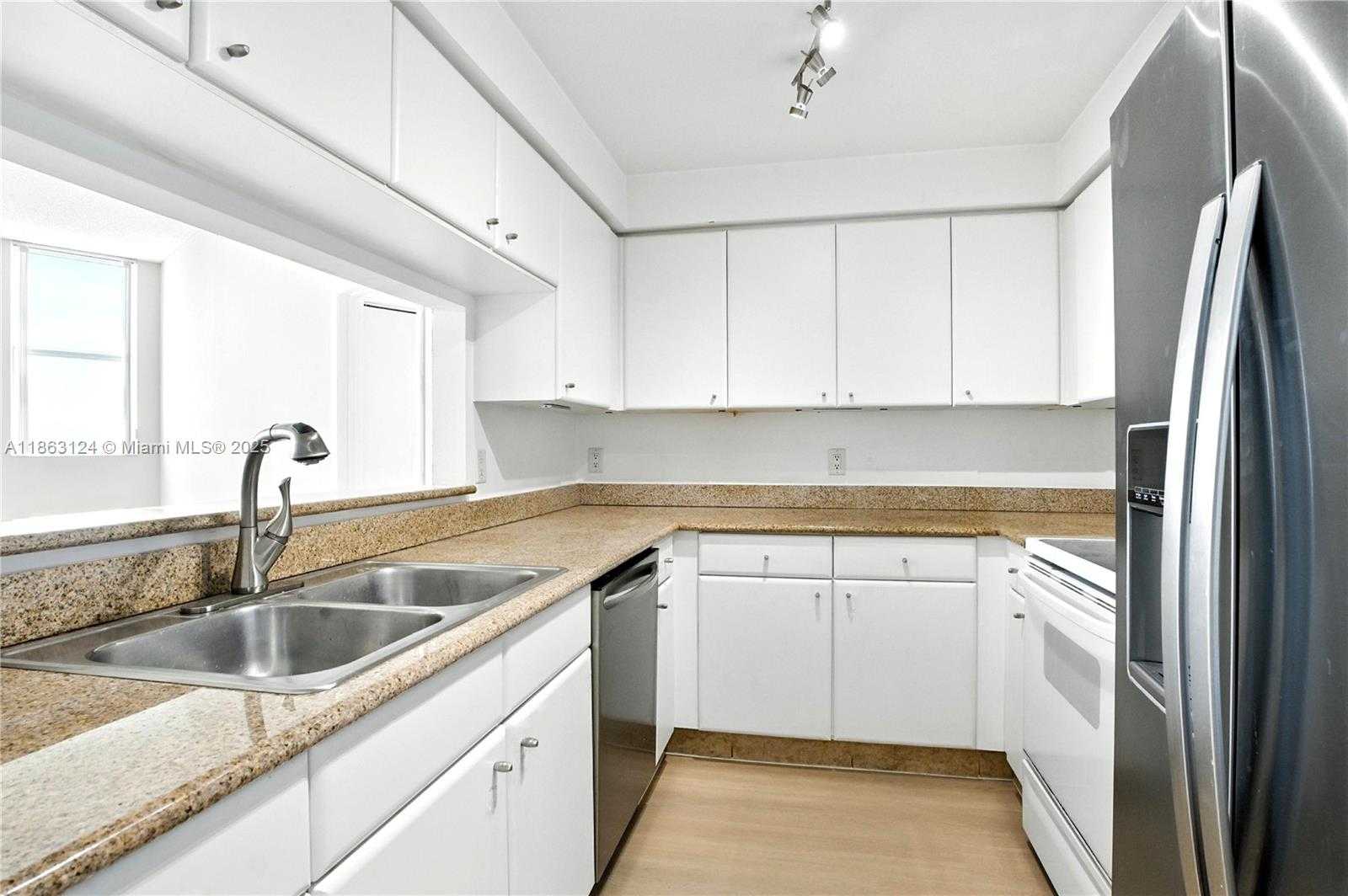 Small Image of 2475 BRICKELL AVE #2610, Miami Number 7