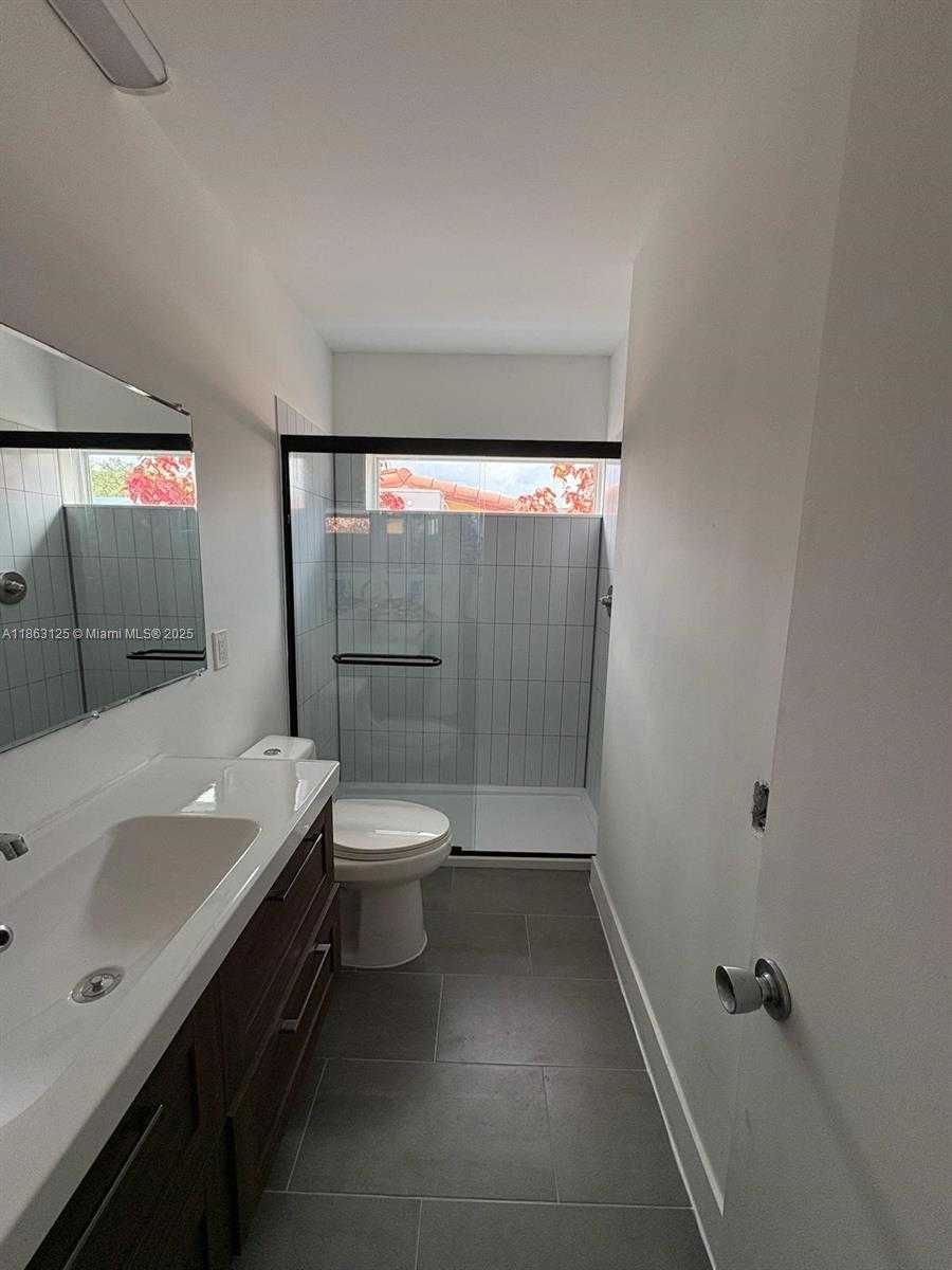 Small Image of 3330 LIBERTY ST, Hollywood Number 10