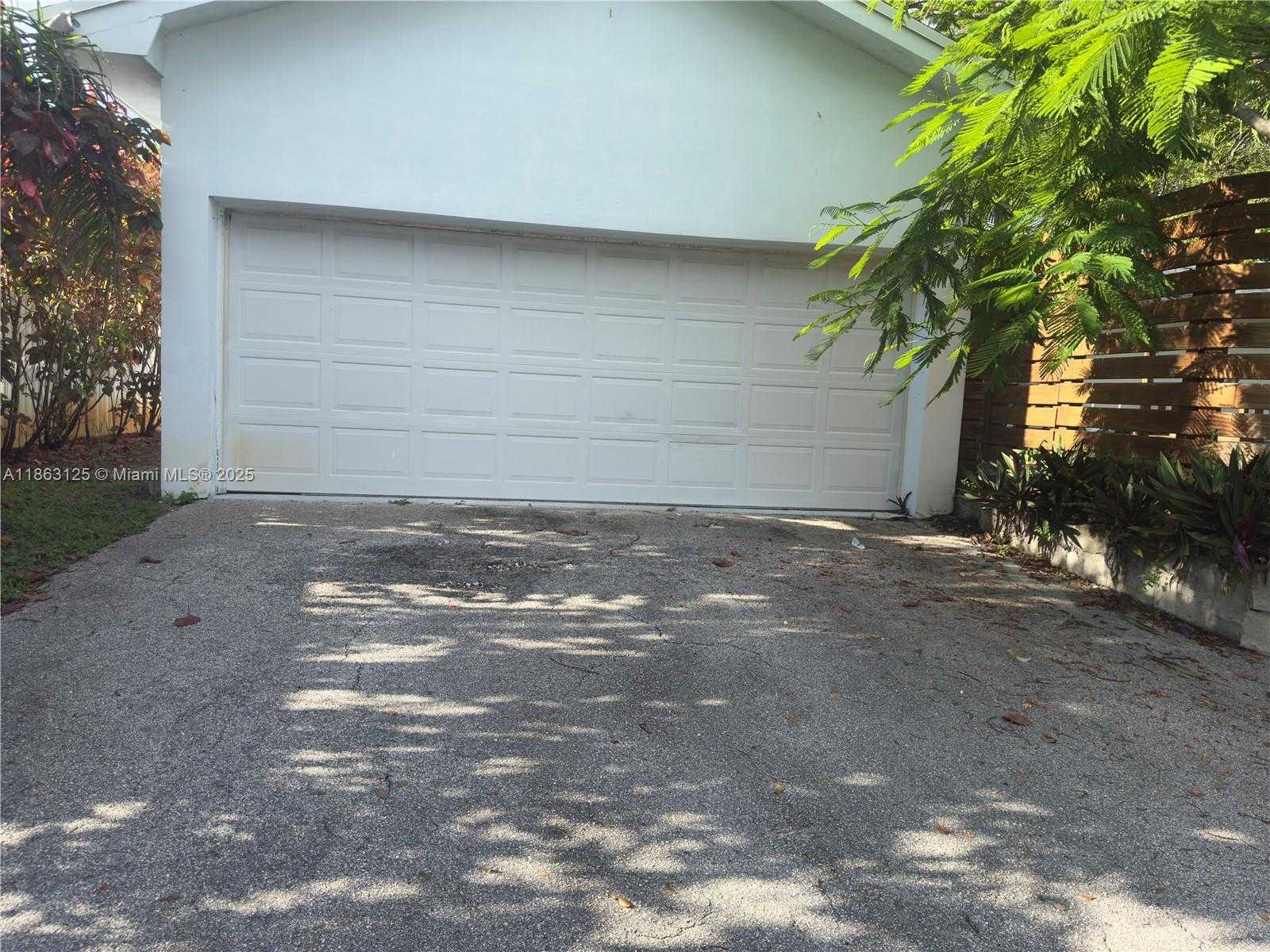 Small Image of 3330 LIBERTY ST, Hollywood Number 13