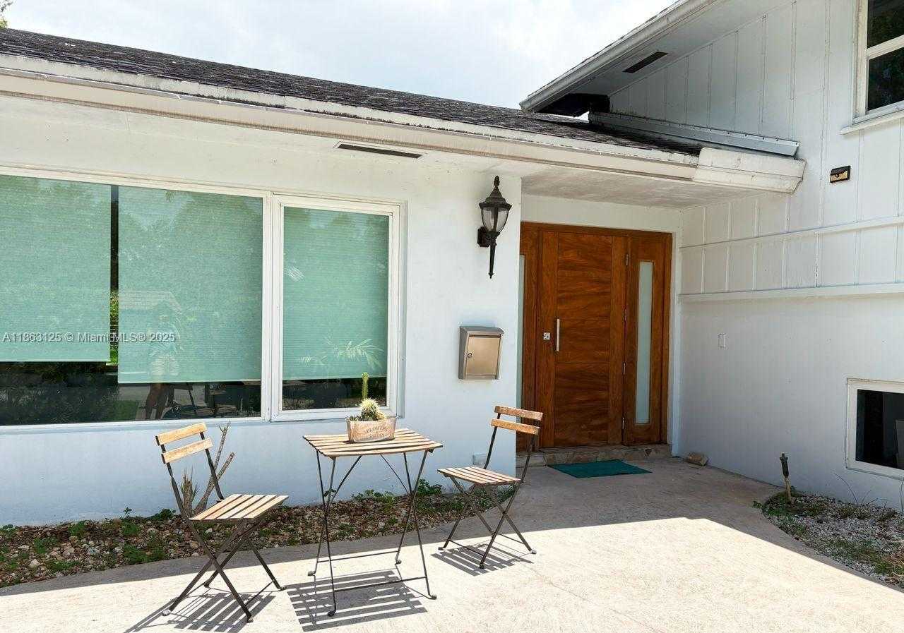 Small Image of 3330 LIBERTY ST, Hollywood Number 2