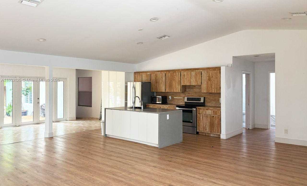 Small Image of 3330 LIBERTY ST, Hollywood Number 4