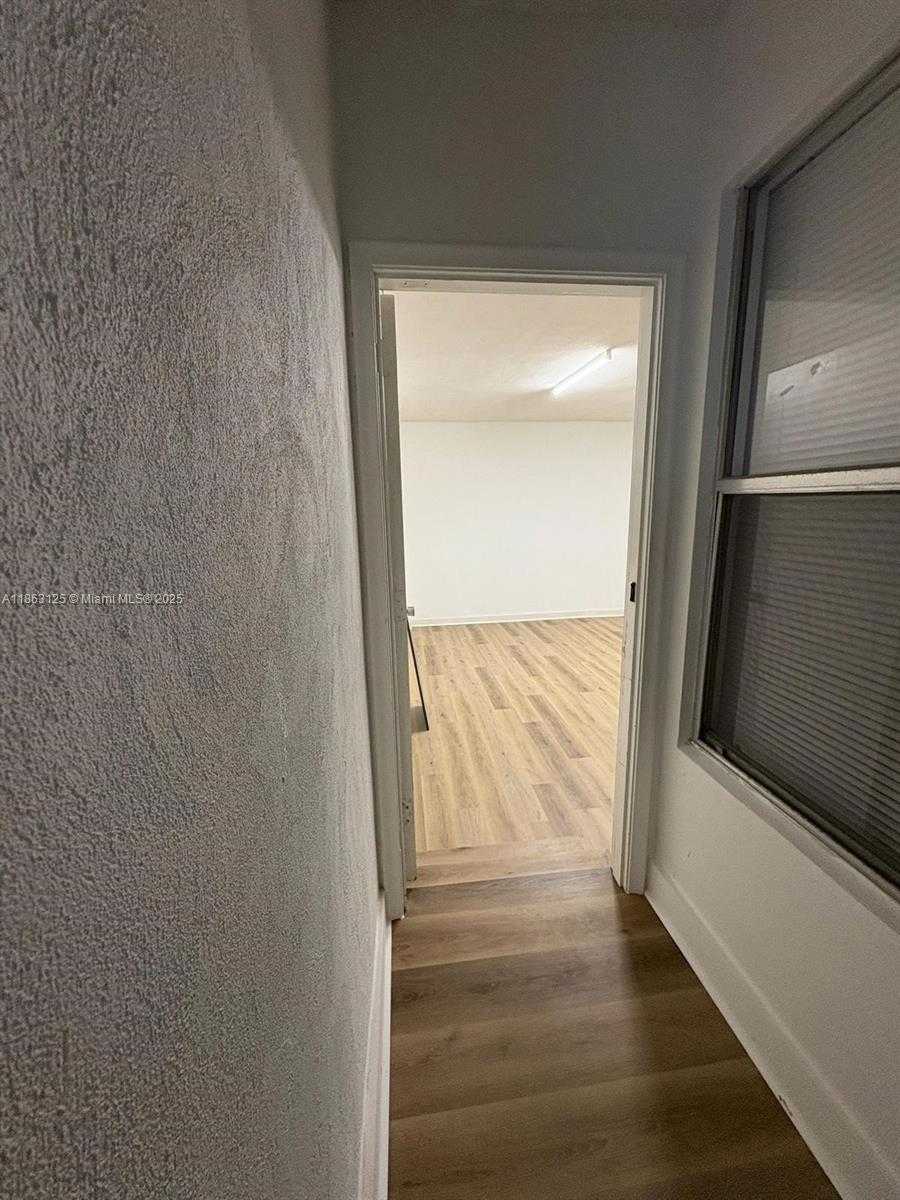 Small Image of 3330 LIBERTY ST, Hollywood Number 8