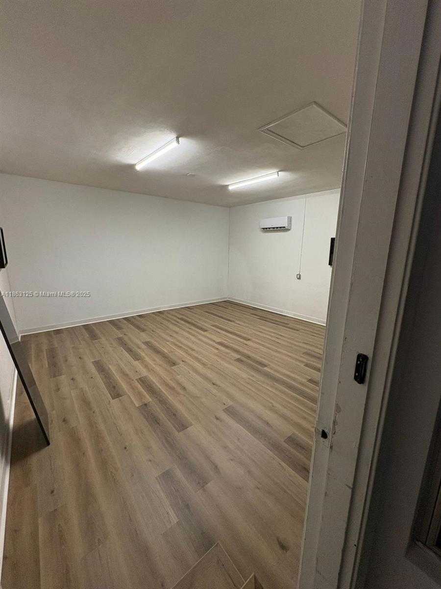Small Image of 3330 LIBERTY ST, Hollywood Number 9