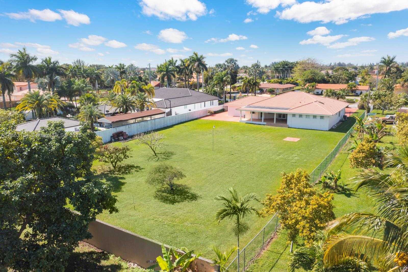 Small Image of 161 SOUTH WEST 129TH AVE, Miami Number 2