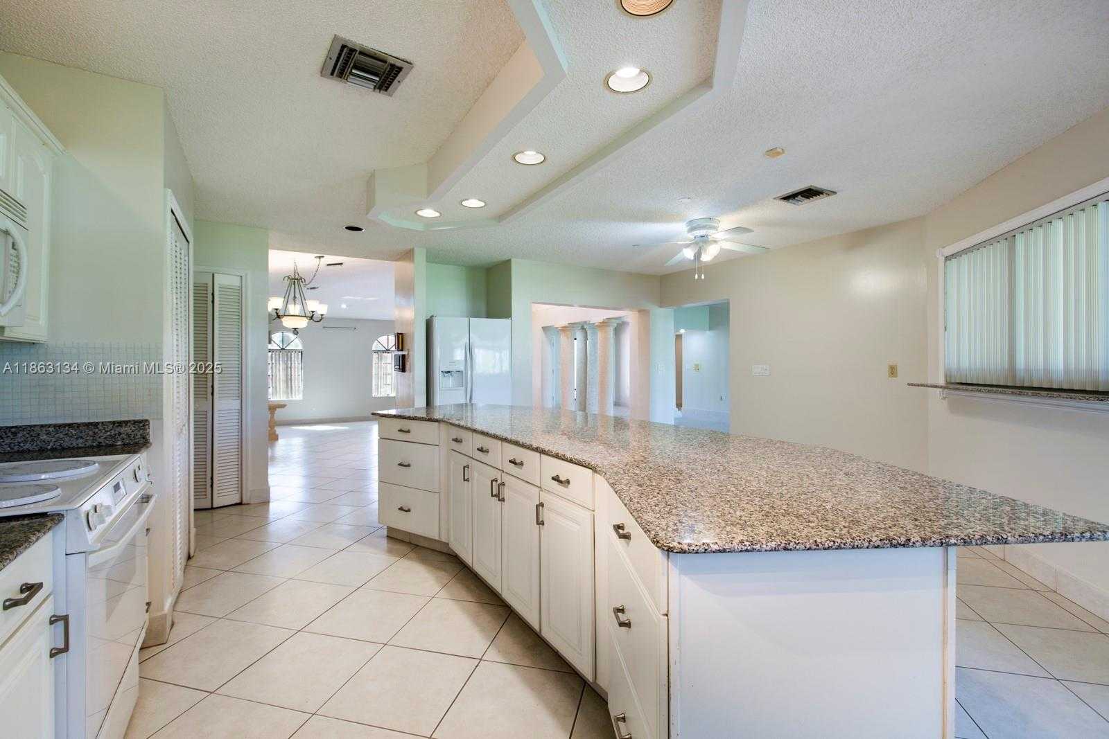 Small Image of 161 SOUTH WEST 129TH AVE, Miami Number 23