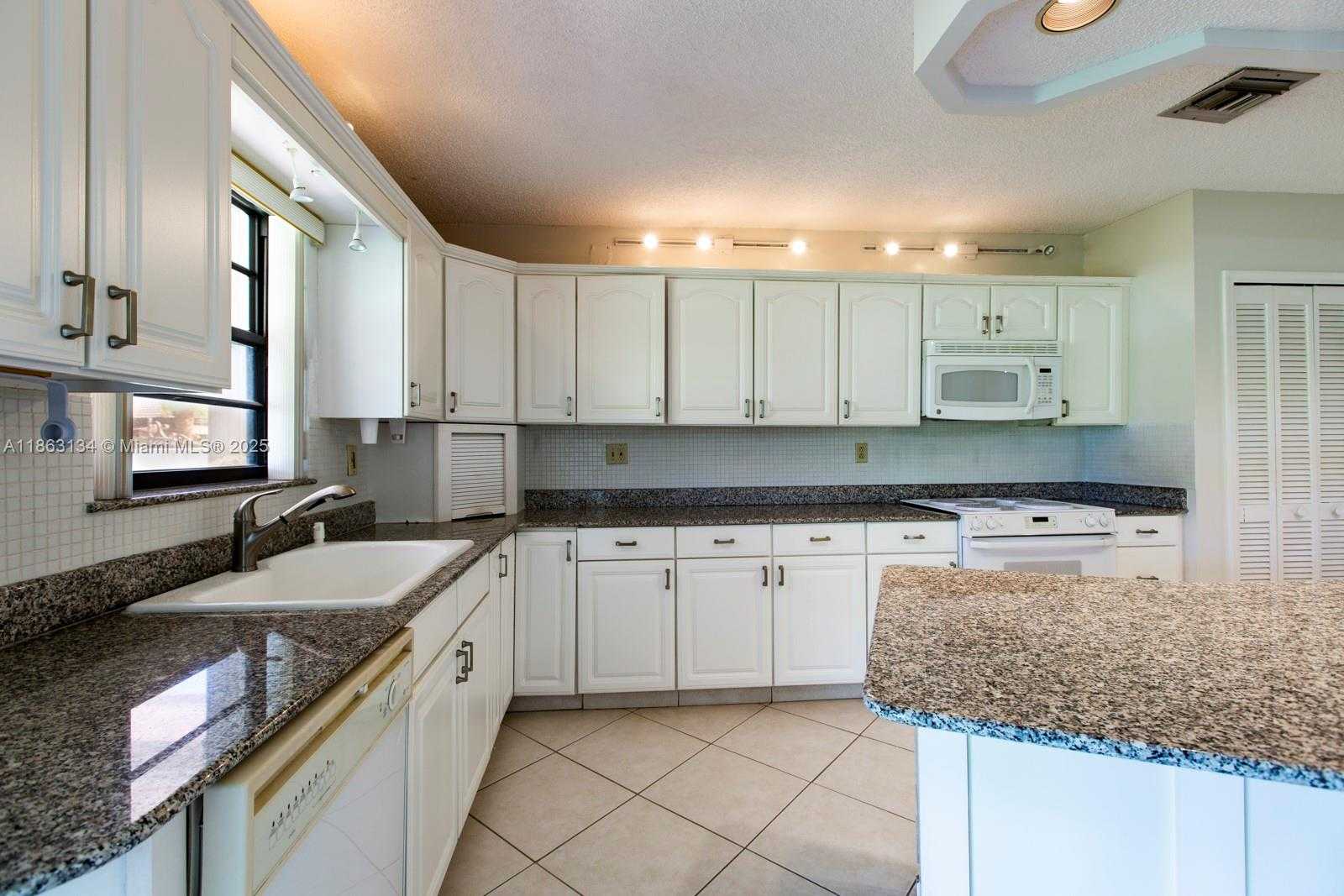 Small Image of 161 SOUTH WEST 129TH AVE, Miami Number 24