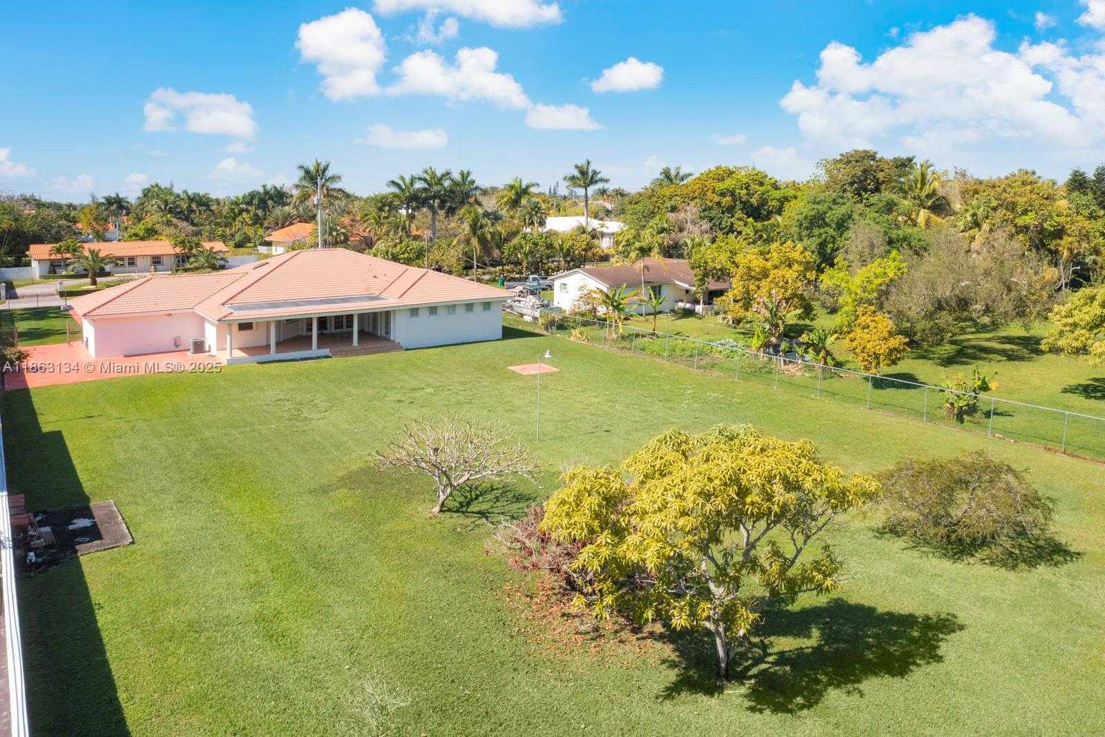 Small Image of 161 SOUTH WEST 129TH AVE, Miami Number 28