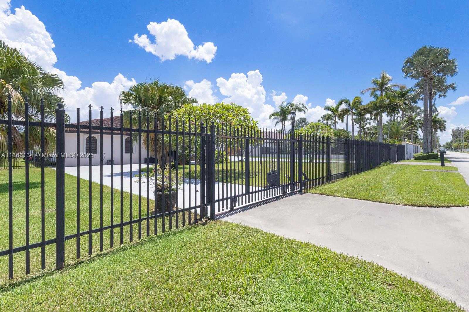 Small Image of 161 SOUTH WEST 129TH AVE, Miami Number 45