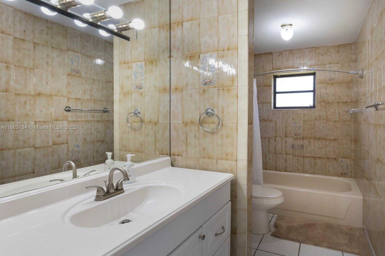 Small Image of 161 SOUTH WEST 129TH AVE, Miami Number 59
