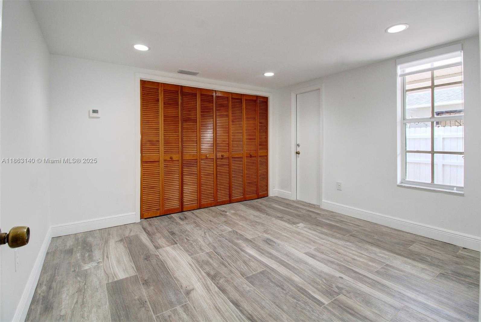Small Image of 12370 SOUTH WEST 96TH ST, Miami Number 27