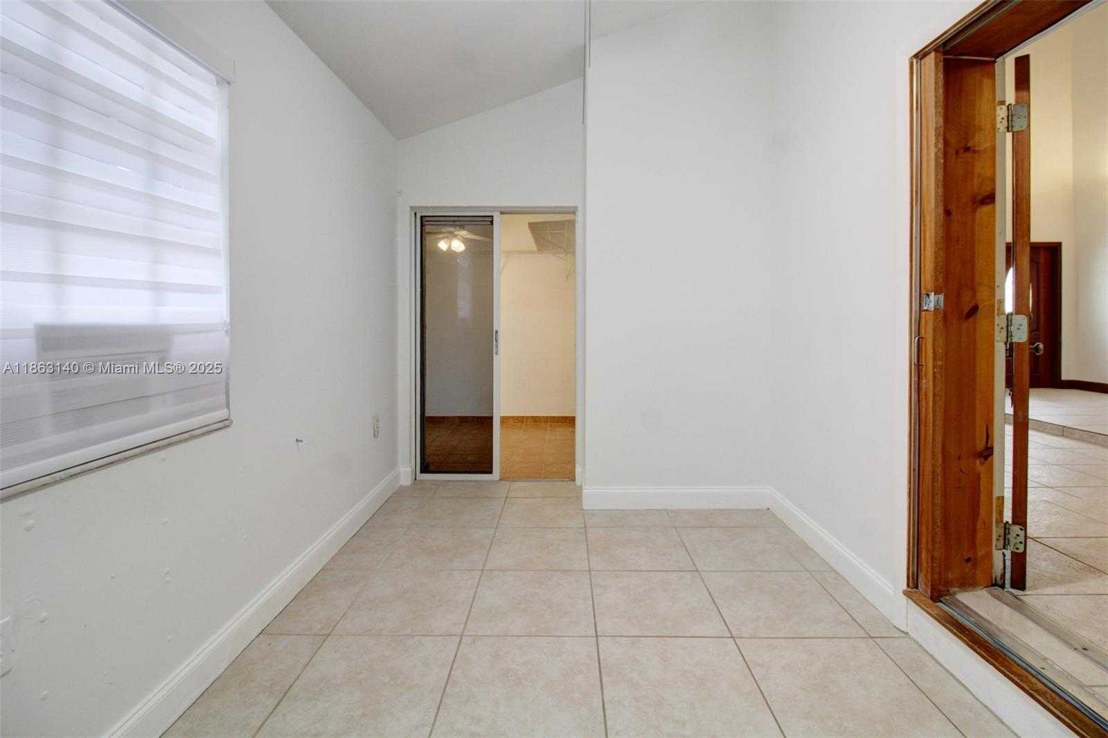 Small Image of 12370 SOUTH WEST 96TH ST, Miami Number 36