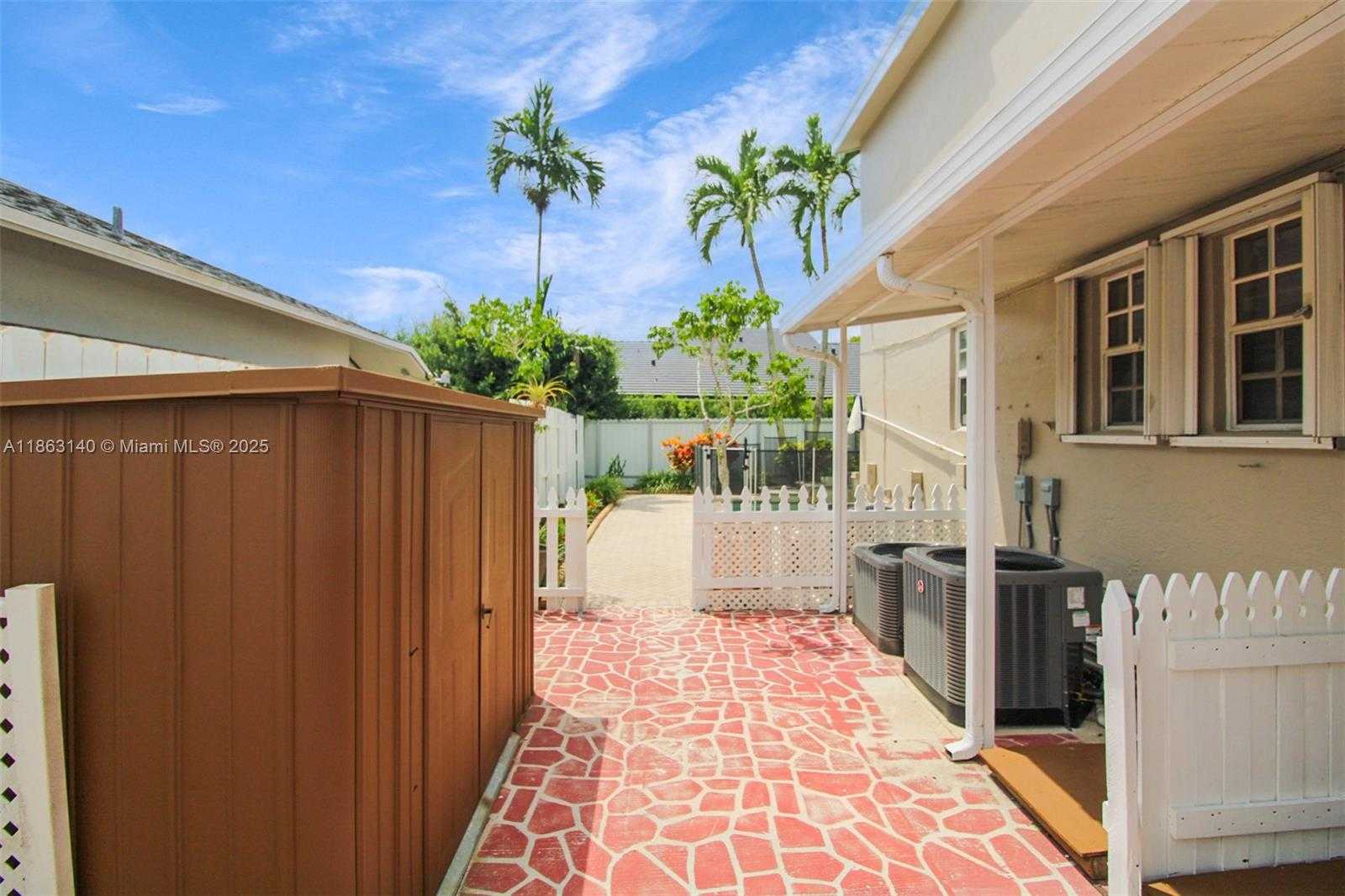 Small Image of 12370 SOUTH WEST 96TH ST, Miami Number 47