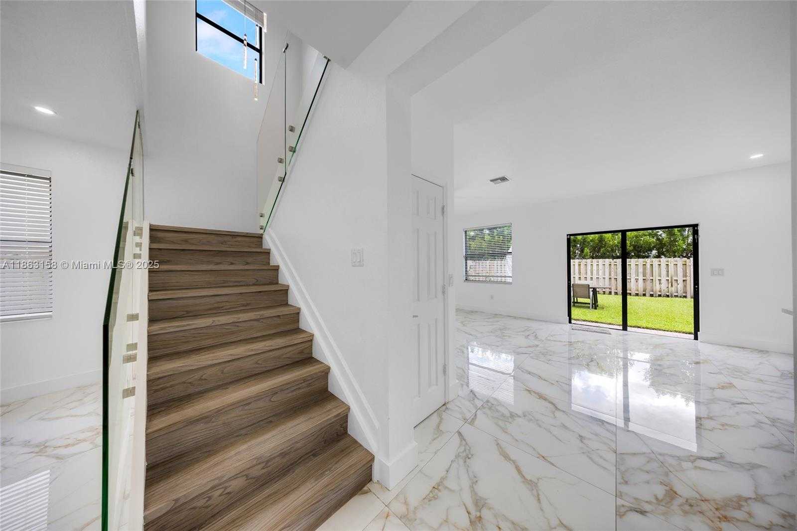 Small Image of 268 NORTH EAST 210TH WAY, Miami Number 11