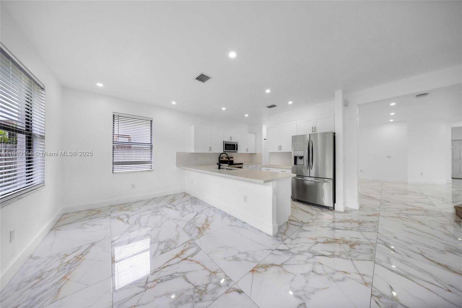 Small Image of 268 NORTH EAST 210TH WAY, Miami Number 16