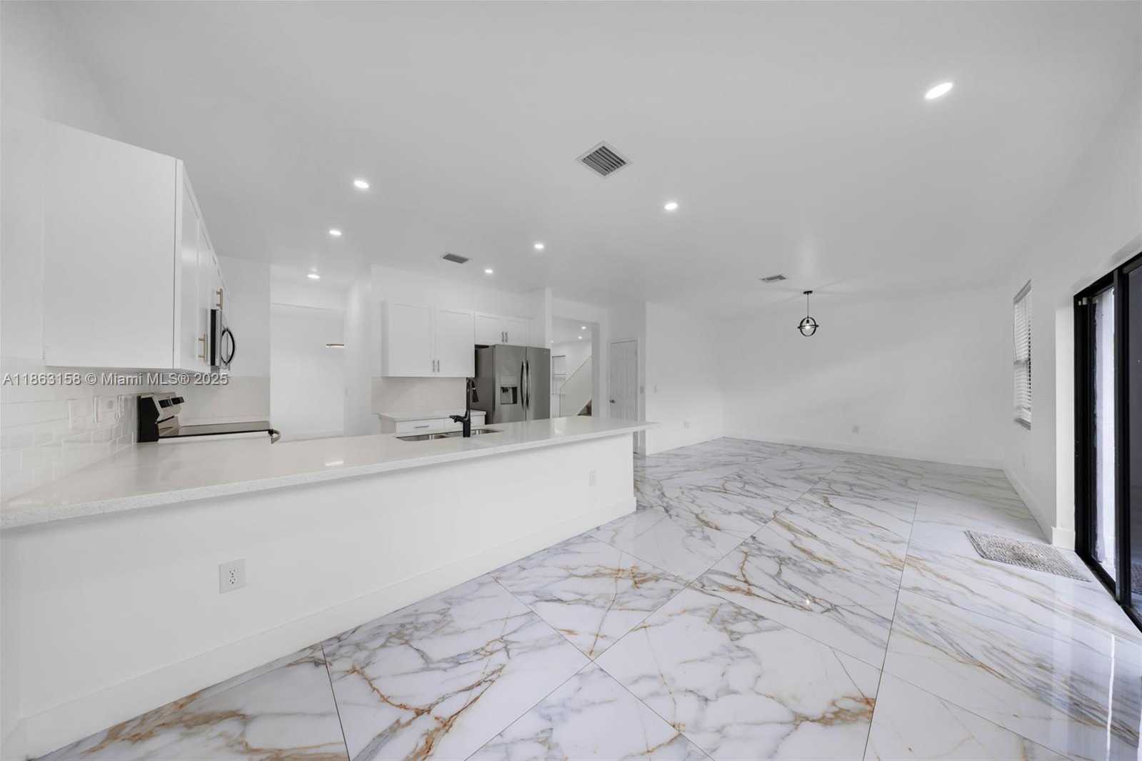 Small Image of 268 NORTH EAST 210TH WAY, Miami Number 17
