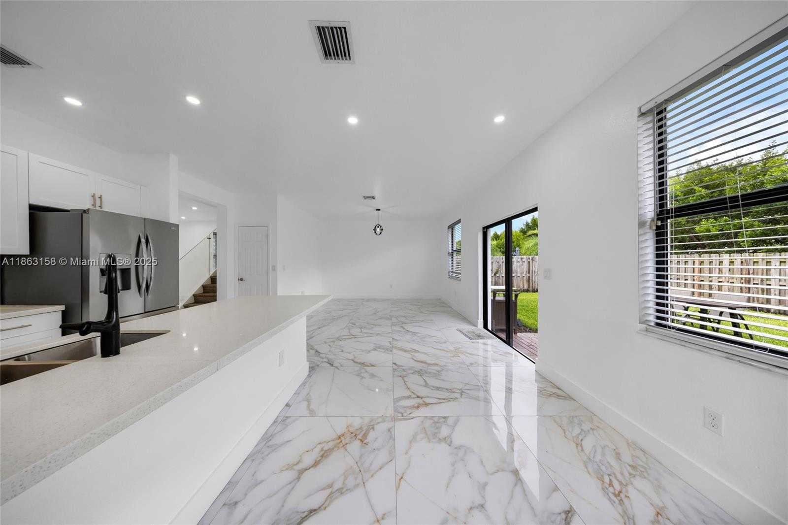 Small Image of 268 NORTH EAST 210TH WAY, Miami Number 18
