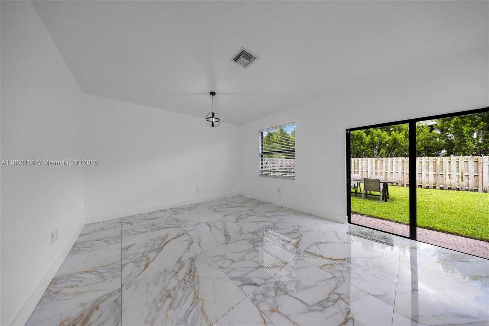 Small Image of 268 NORTH EAST 210TH WAY, Miami Number 20