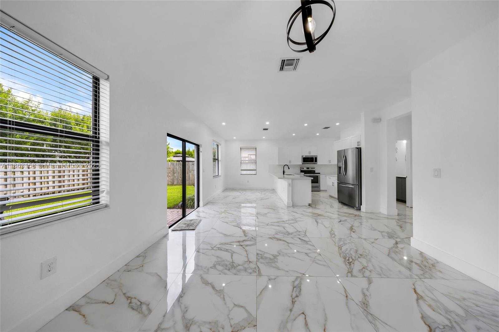 Small Image of 268 NORTH EAST 210TH WAY, Miami Number 22