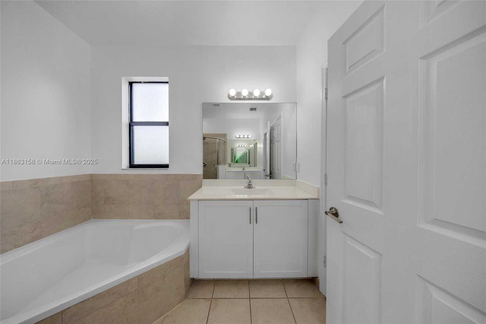 Small Image of 268 NORTH EAST 210TH WAY, Miami Number 33