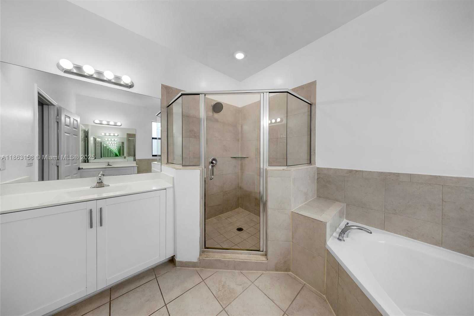 Small Image of 268 NORTH EAST 210TH WAY, Miami Number 34