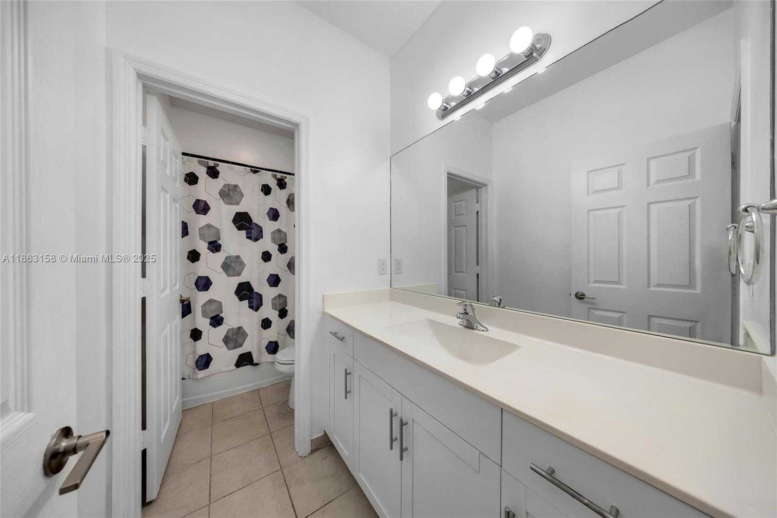 Small Image of 268 NORTH EAST 210TH WAY, Miami Number 35