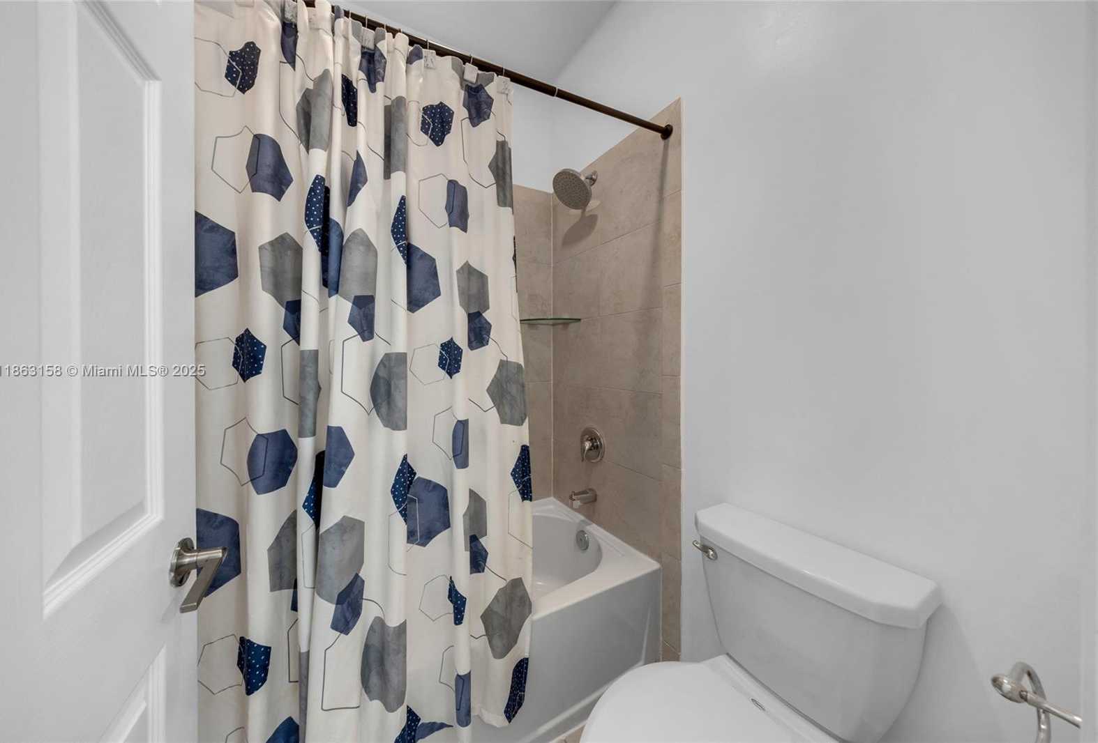 Small Image of 268 NORTH EAST 210TH WAY, Miami Number 36