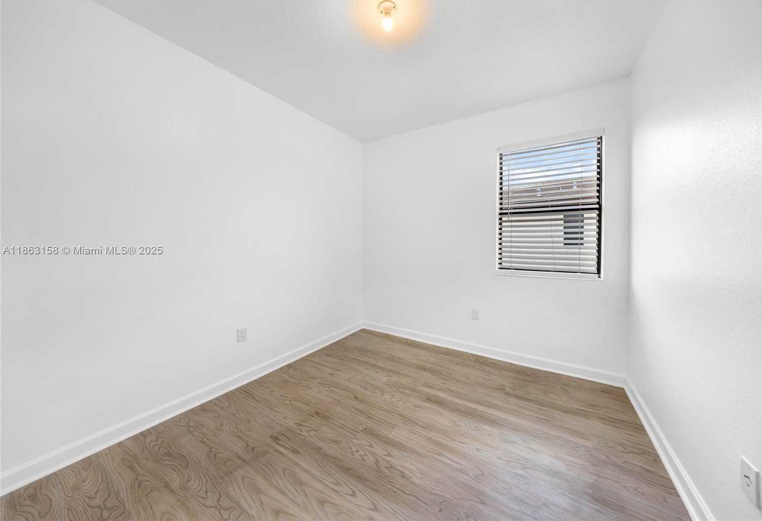 Small Image of 268 NORTH EAST 210TH WAY, Miami Number 37