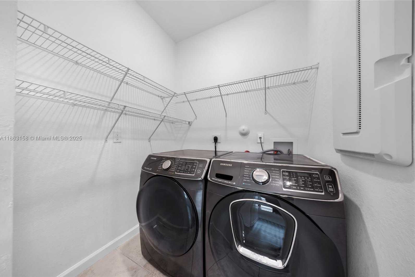 Small Image of 268 NORTH EAST 210TH WAY, Miami Number 40