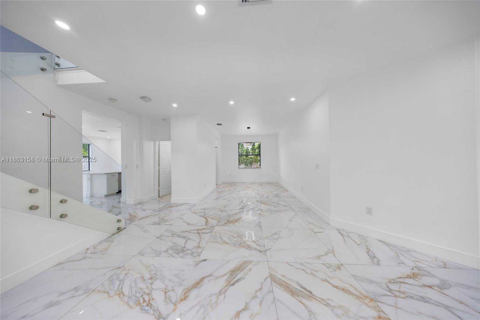 Small Image of 268 NORTH EAST 210TH WAY, Miami Number 6
