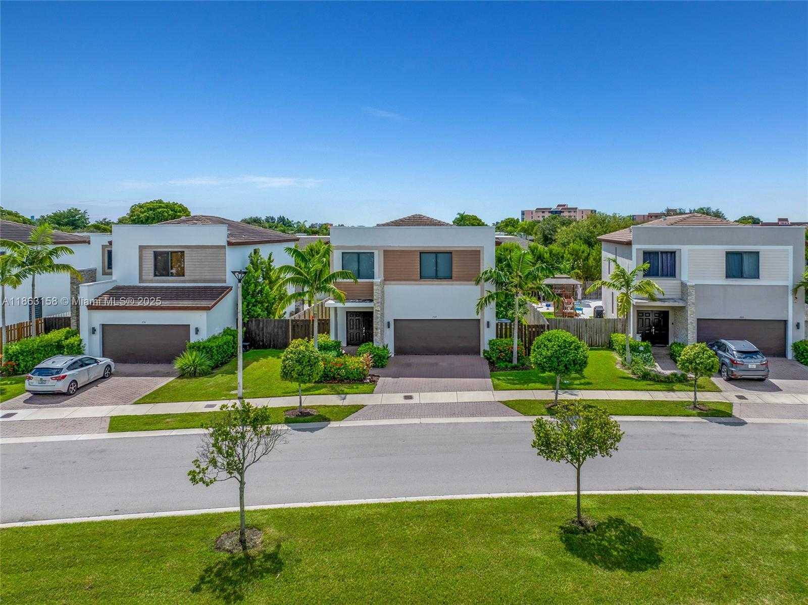 Small Image of 268 NORTH EAST 210TH WAY, Miami Number 66