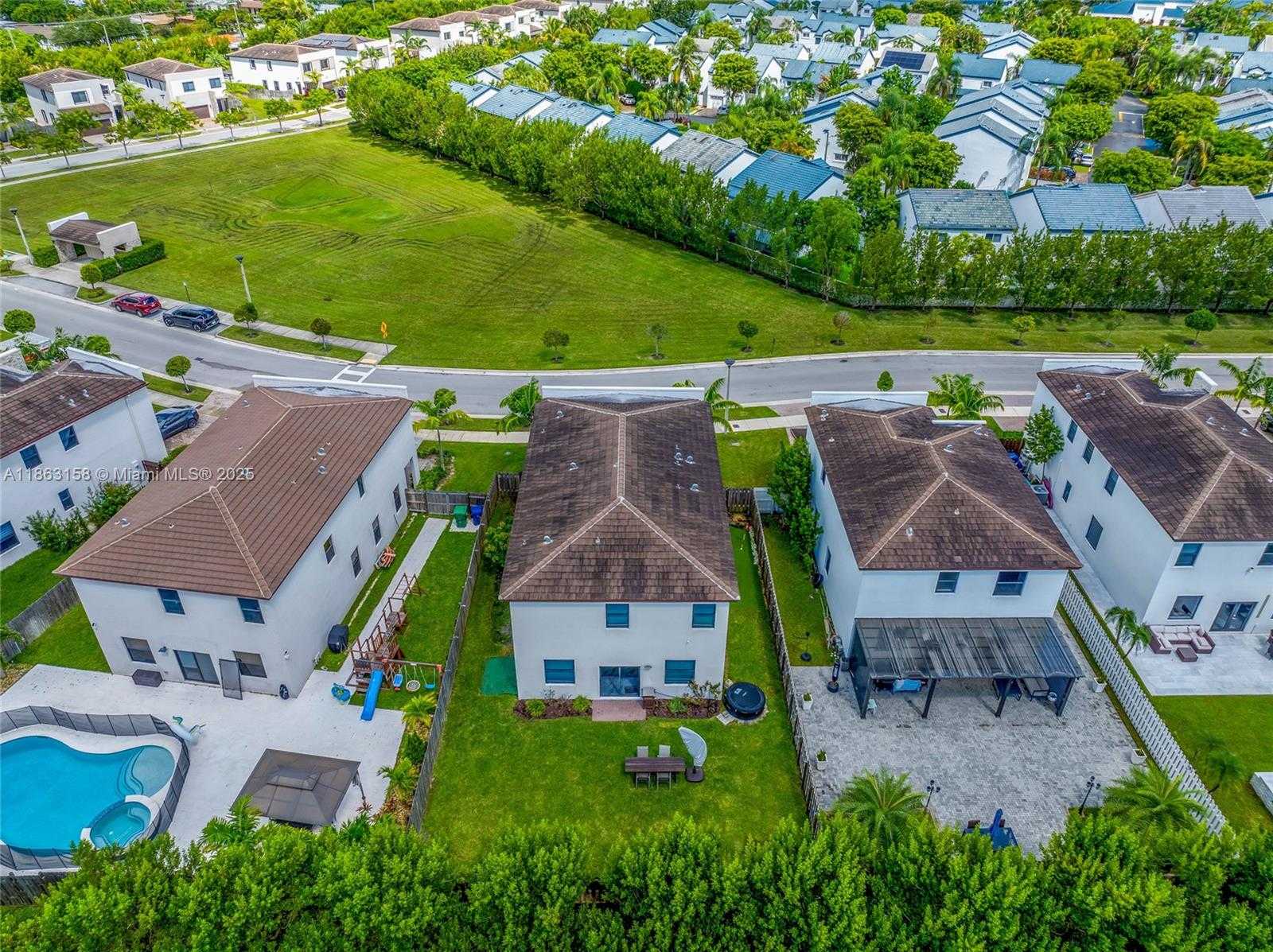 Small Image of 268 NORTH EAST 210TH WAY, Miami Number 91