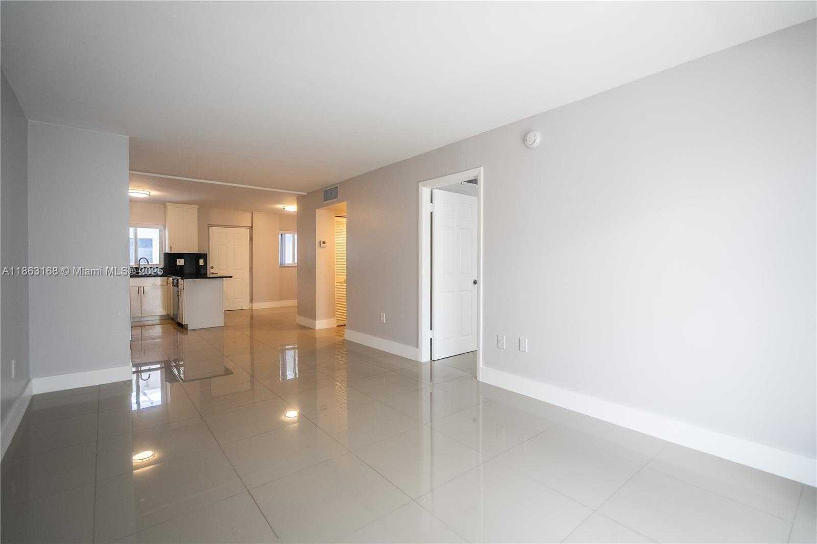 Small Image of 1986 BIARRITZ DR #307, Miami Beach Number 11