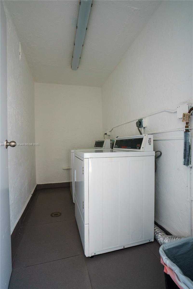 Small Image of 1986 BIARRITZ DR #307, Miami Beach Number 19